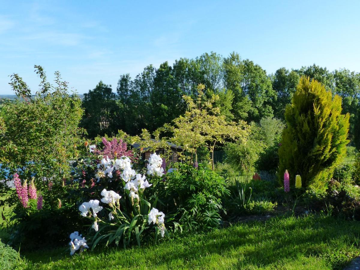 Bed and Breakfast Les Enselmes Montagnieu  Exterior foto